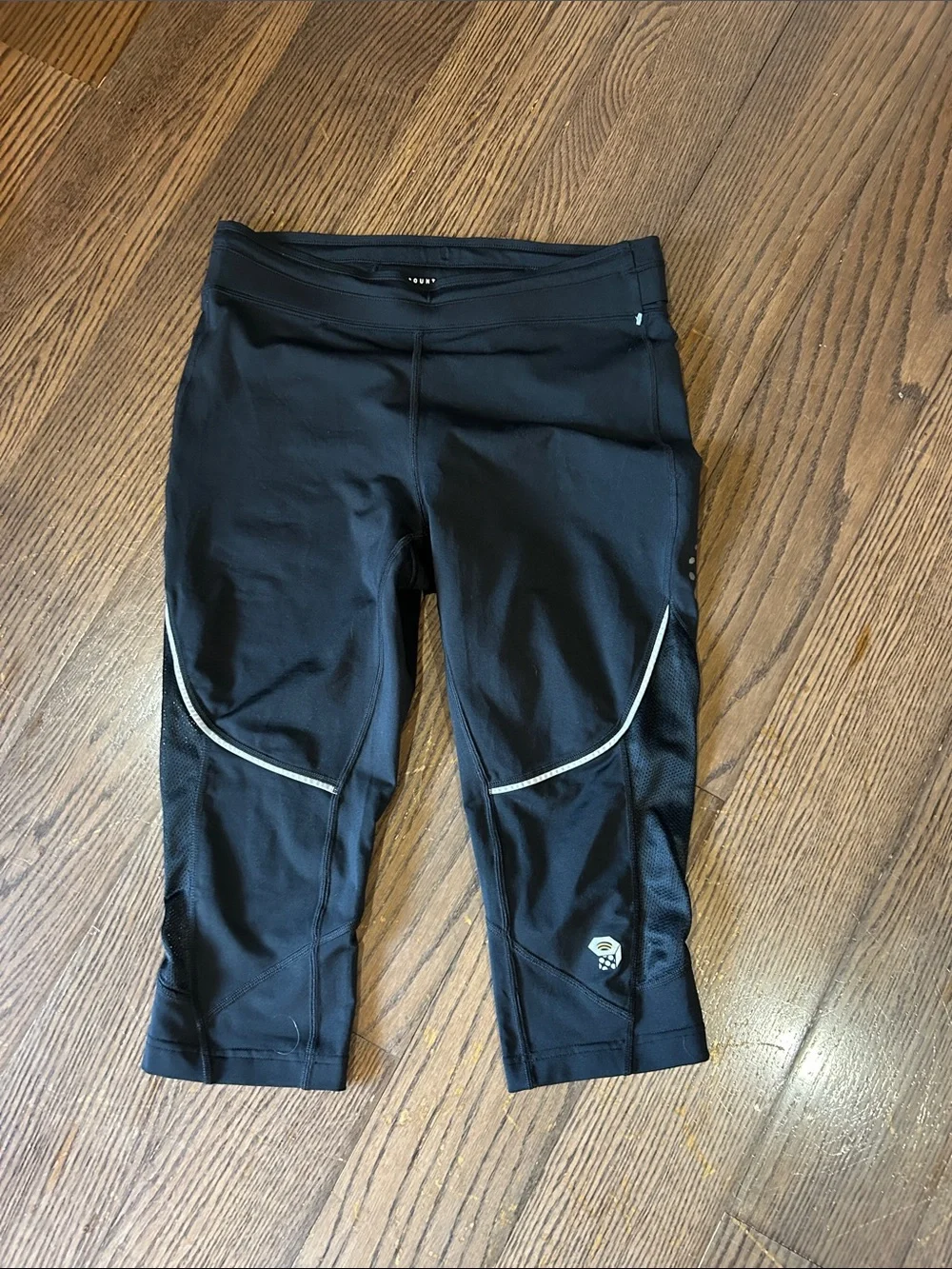Mountain Hardwear Black Men's Active Capri Joggers with Reflective Trim M